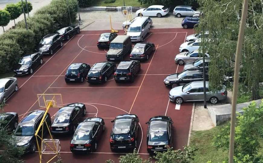 Kako i zaslužuju: Parking za skupocjene goste
